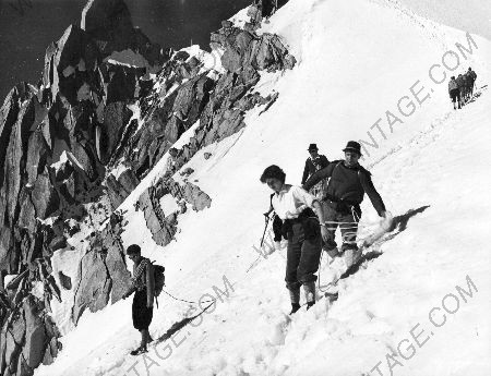 ALPINISTES A L'AIGUILLE DU MIDI A CHAMONIX - Cliché original de Karl Machatschek