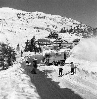 COURCHEVEL - DENEIGEMENT DE LA CROISETTE - retirage photo Machatschek (1955)