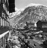 VAL D'ISERE - LE VILLAGE VU DE L'HOTEL DU DOME - retirage photo Machatschek (1952)