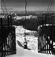 L'ALPE D'HUEZ - TELEPHERIQUE DU PIC BLANC, ARRIVEE DE LA BENNE - retirage photo originale (1964)