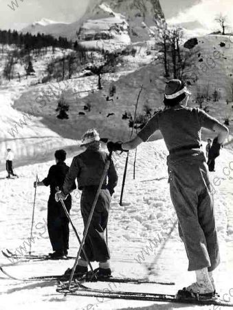 SKIEURS AU SOLEIL A GOURETTE - Photo originale de Machatschek années 30