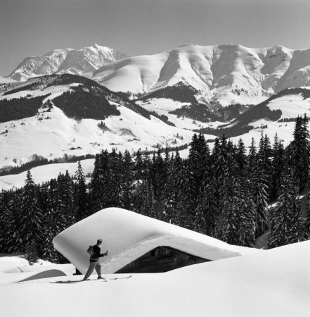 MEGEVE - SOLITUDE CONTEMPLATIVE DU SKIEUR - retirage photo Machatschek (1951)