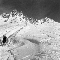 MERIBEL - LES "CASIERS A BOUTEILLES" DE LA SAULIRE - retirage photo Machatschek (1955)