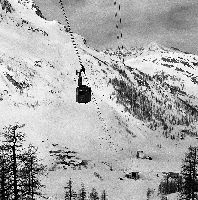 VAL D'ISERE - LE TELEPHERIQUE DE SOLAISE ET LE JOSERAY - retirage photo Machatschek (1951)