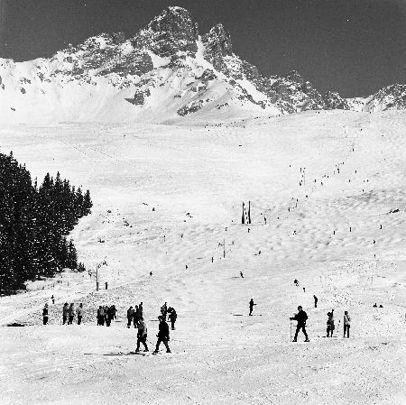 MERIBEL -  LES PISTES DE SKI DE BURGIN - retirage photo Machatschek (1960)