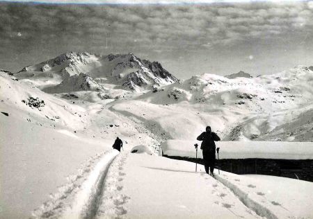 VALLEE DES BELLEVILLE, THORENS, PECLET (TARENTAISE) - lot de 25 photos originales (ca 1940) 