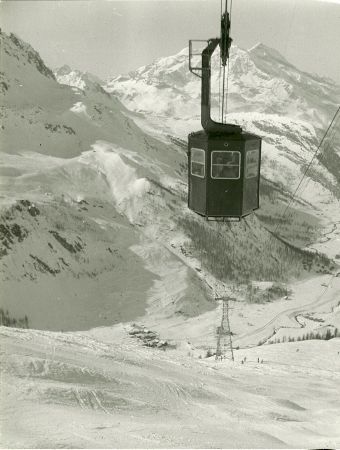 VAL D'ISERE, LE TELEPHERIQUE DE SOLAISE - photo originale (circa 1952)