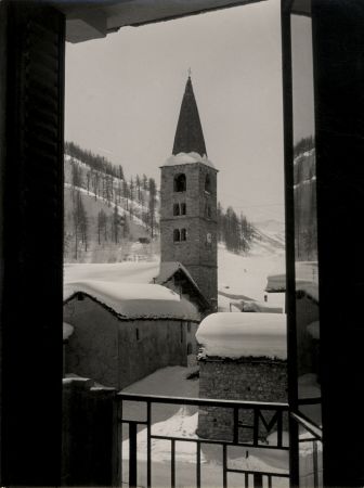 VAL D'ISERE - L'EGLISE DU VILLAGE VUE DU BALCON DE L'HOTEL MORIS - photo C. Hugel (circa 1945)