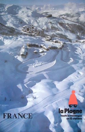 LA PLAGNE, FRANCE - TOUTE LA MONTAGNE EN 10 STATIONS - affiche touristique de 1983